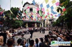 ����ӭ�����ο����߷壬�ڶ����M(j��n)��82325�˴�