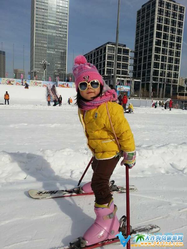 大連星海會展迷你雪魔方兒童滑雪場